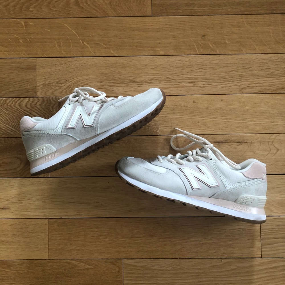 New Balance Women’s 574 V2 Sneaker